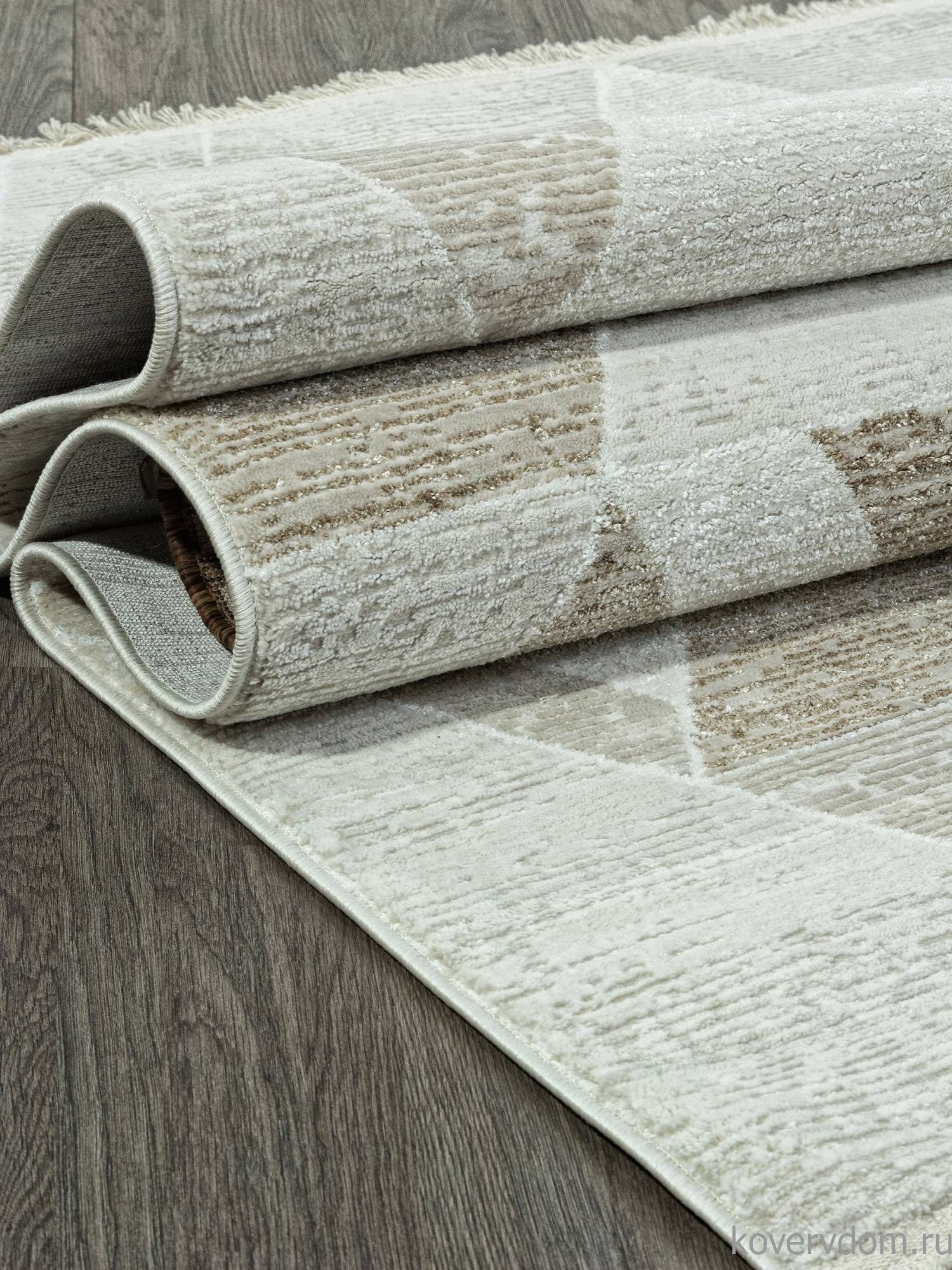 Ковер RUBI 26224C L.BEIGE / CREAM Ковер RUBI 26224C L.BEIGE / CREAM